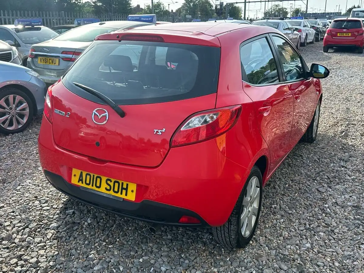 2010-mazda-mazda2-13-ts2-5d-big-15