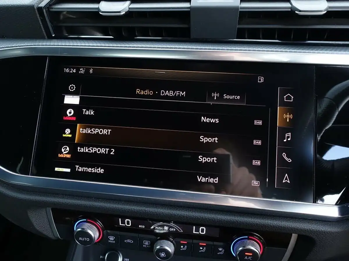 2019-audi-q3-20-45-tfsi-s-line-station-wagon-big-18
