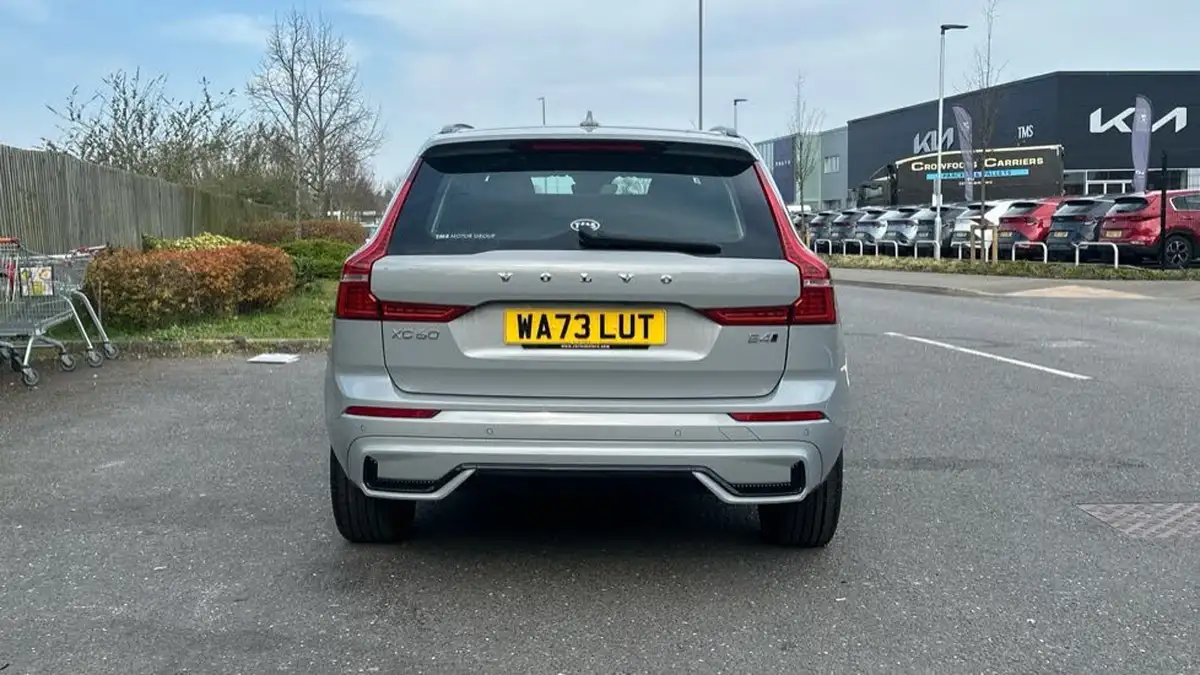 2023-volvo-xc60-20td-b4-plus-big-12