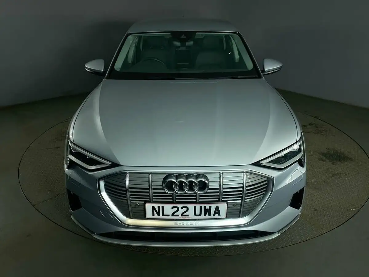2022-audi-e-tron-55e-technik-station-wagon-big-17