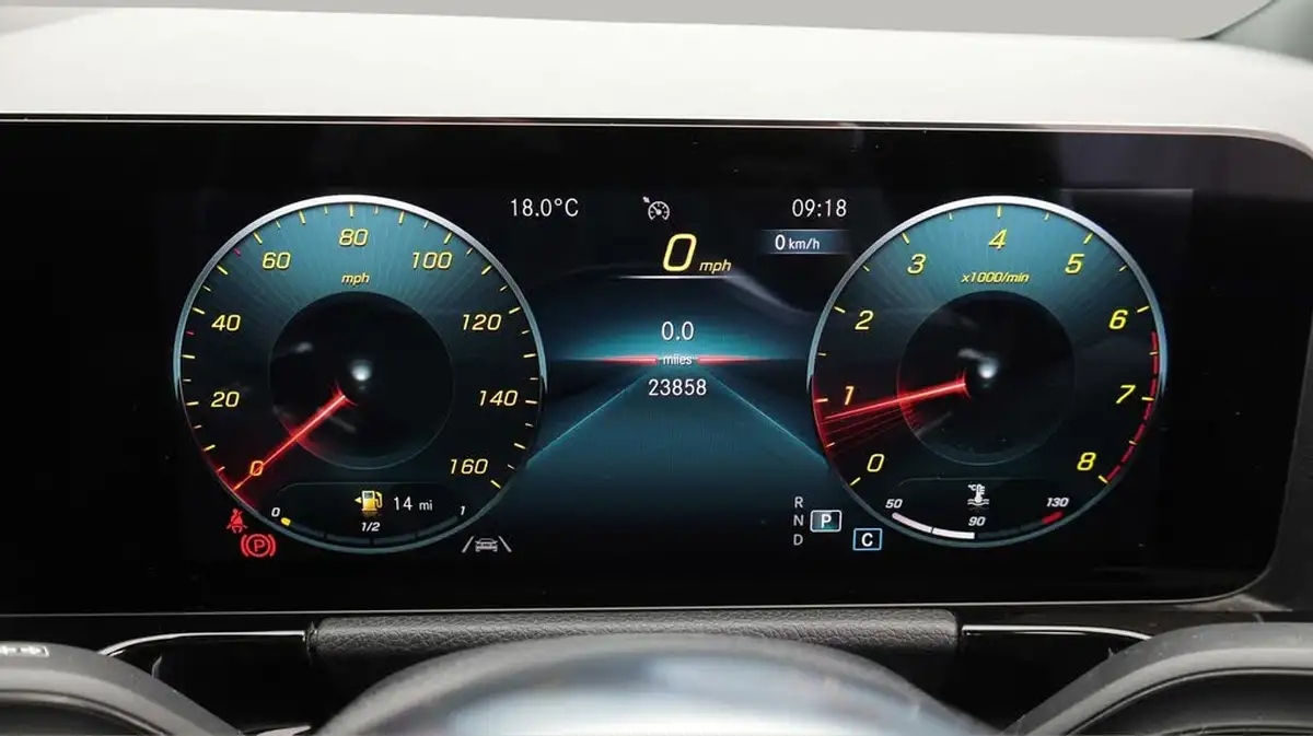 2022-mercedes-benz-gla-class-13-gla-180-amg-line-premium-big-10