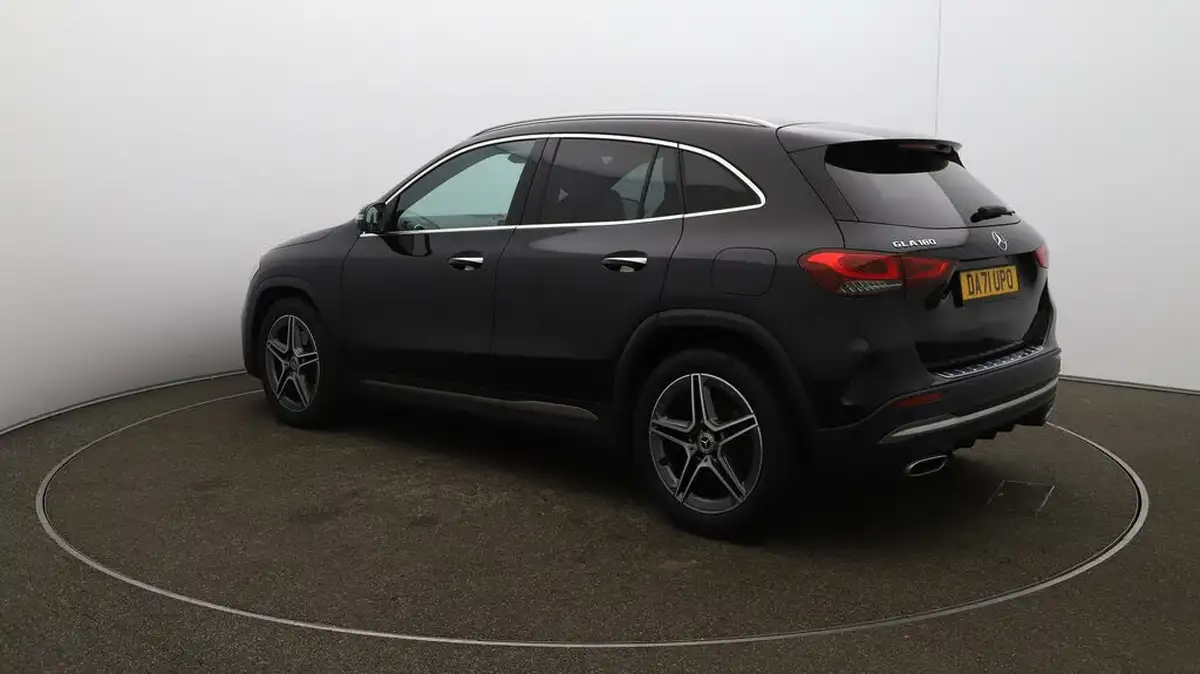 2022-mercedes-benz-gla-class-13-gla-180-amg-line-premium-big-54