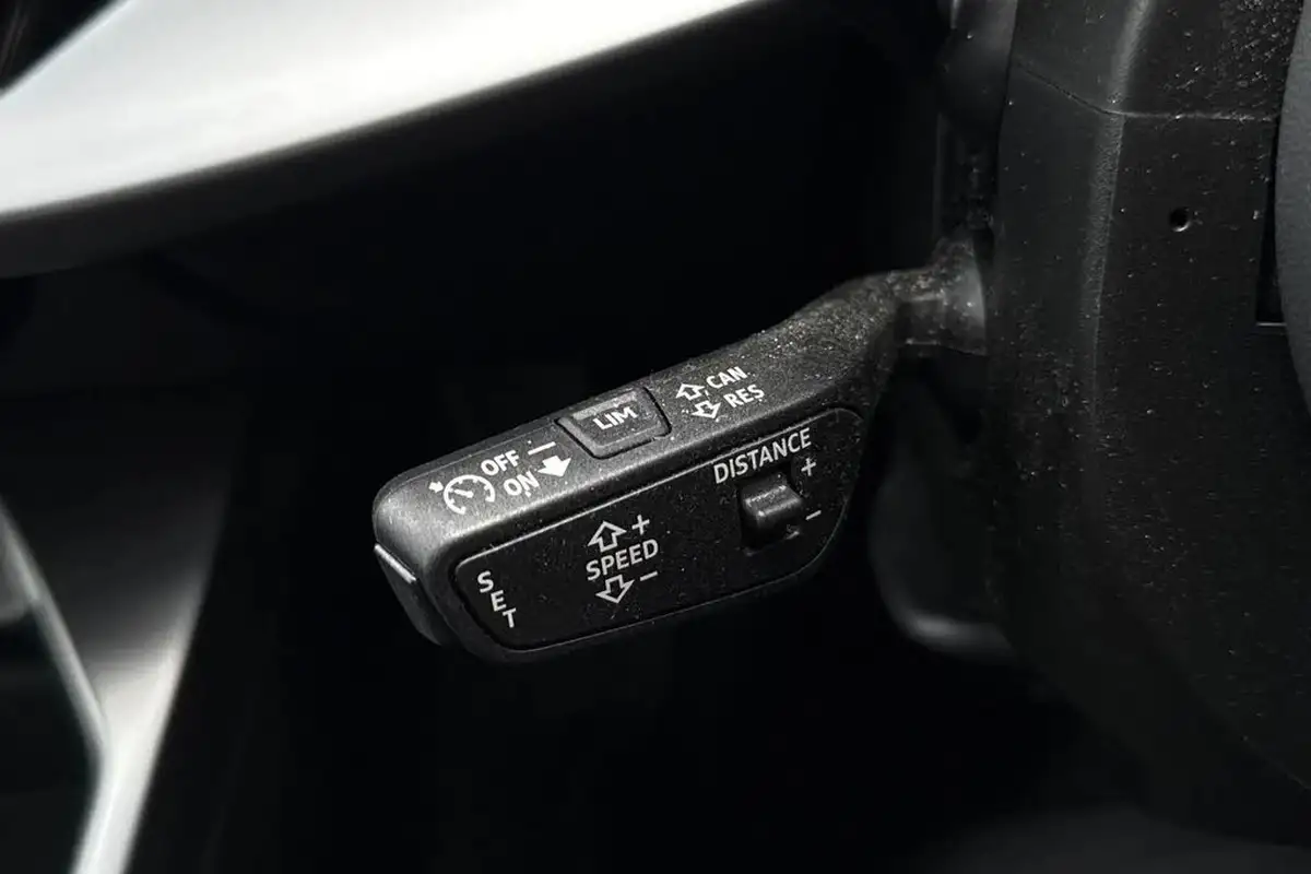 2023-audi-a3-15-35-tfsi-s-line-sportback-5d-big-36