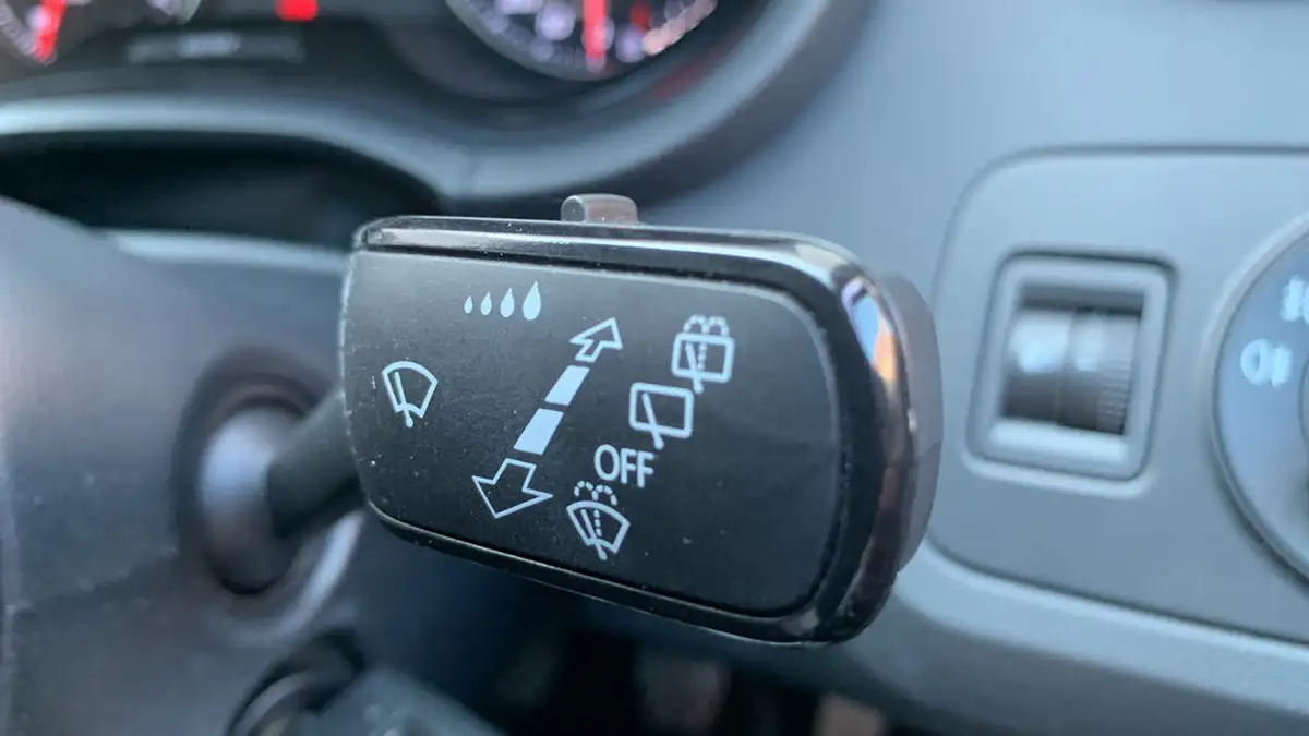2015-seat-ibiza-12-tsi-connect-sportcoupe-3d-big-27