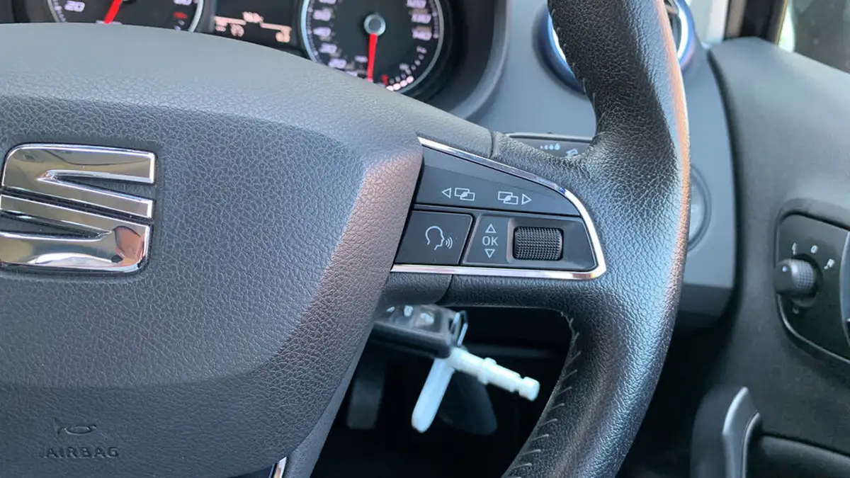 2015-seat-ibiza-12-tsi-connect-sportcoupe-3d-big-23