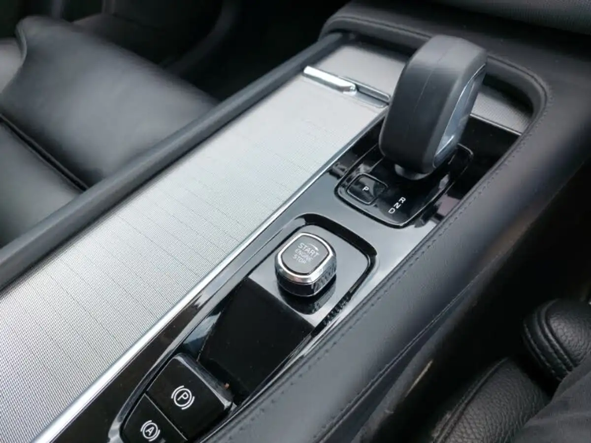 2022-volvo-xc90-20-b5-core-big-17