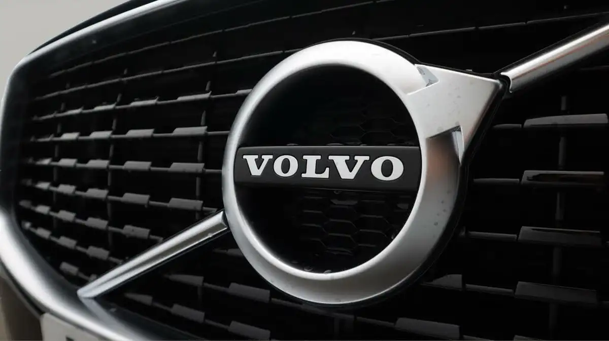 2018-volvo-xc60-20td-d4-r-design-4x4-geartronic-big-20