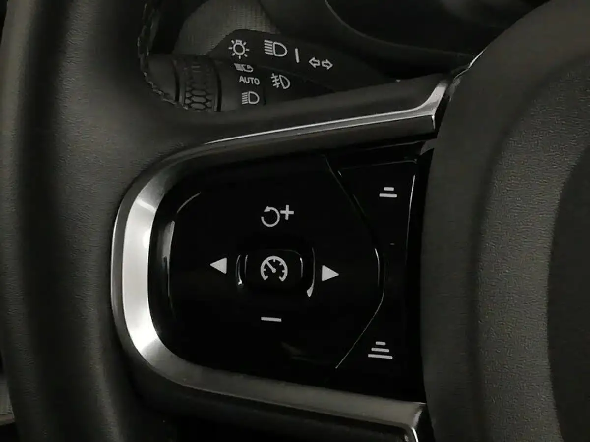 2023-volvo-xc60-20-b5-plus-big-16
