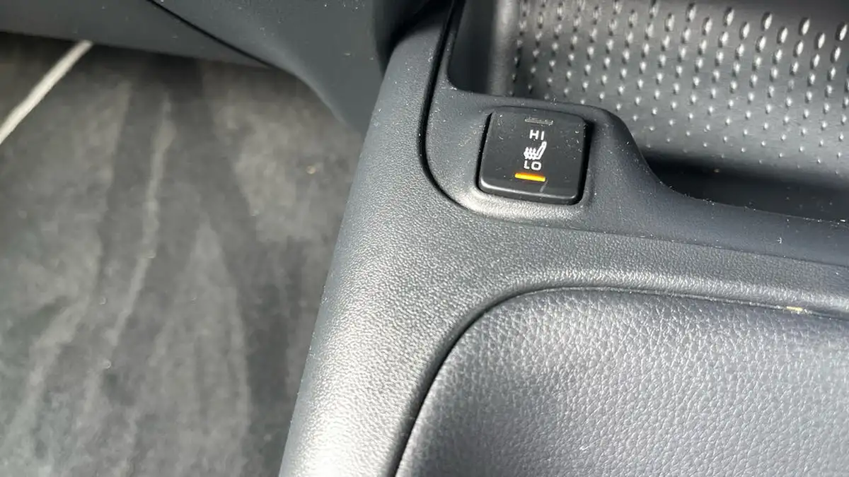 2021-toyota-corolla-18-vvt-i-icon-tech-spare-wheel-hatchback-5d-big-22