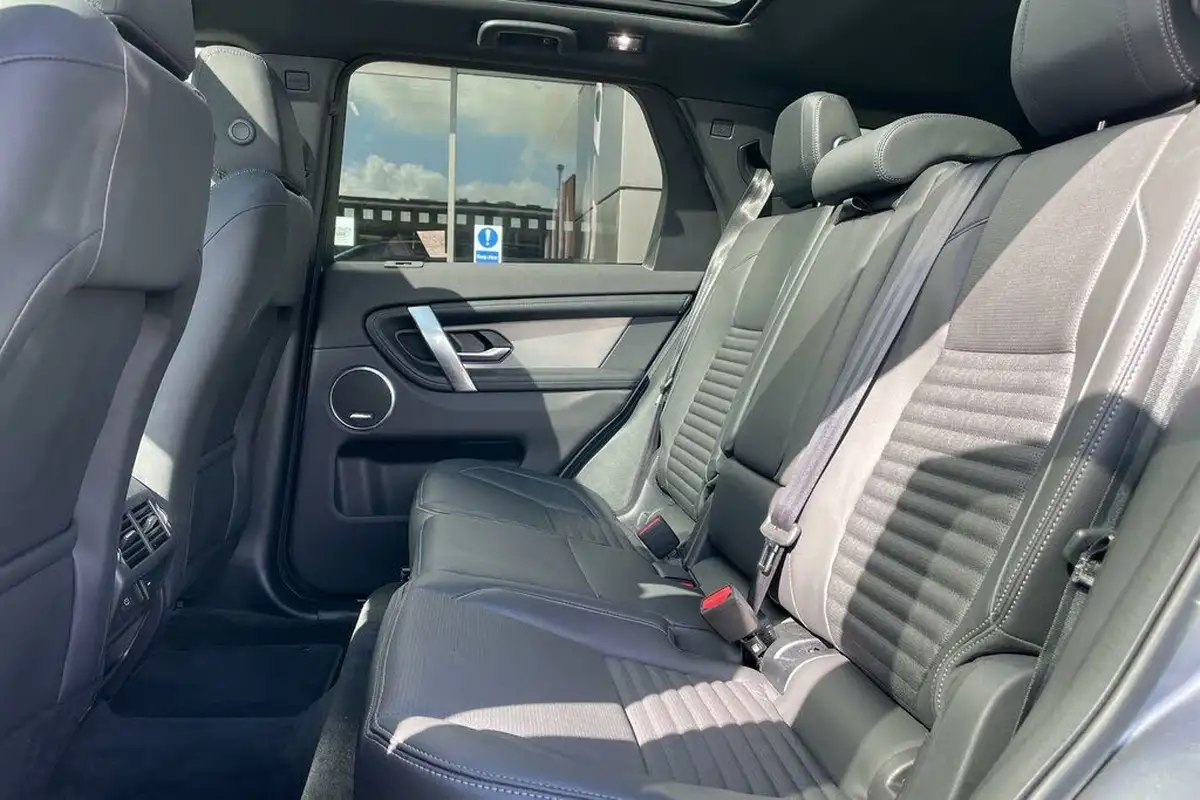 2024-land-rover-discovery-sport-15-p270e-dynamic-se-big-35