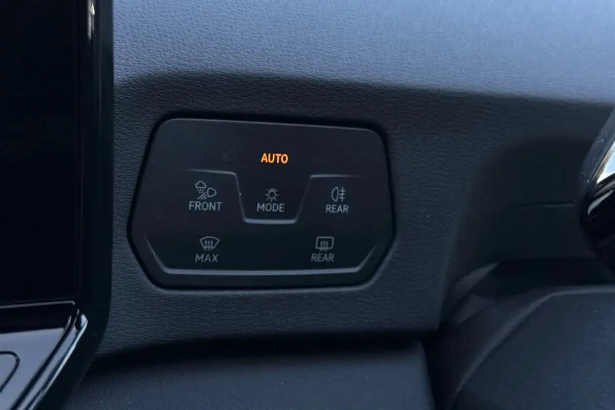 2024-volkswagen-id3-e-pro-match-59kwh-big-43