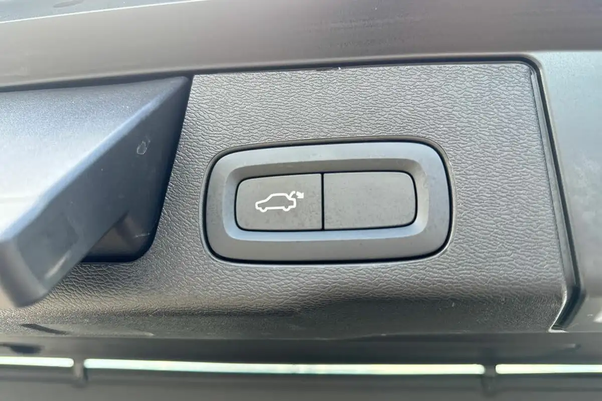 2024-volvo-xc60-20-b5-core-big-37