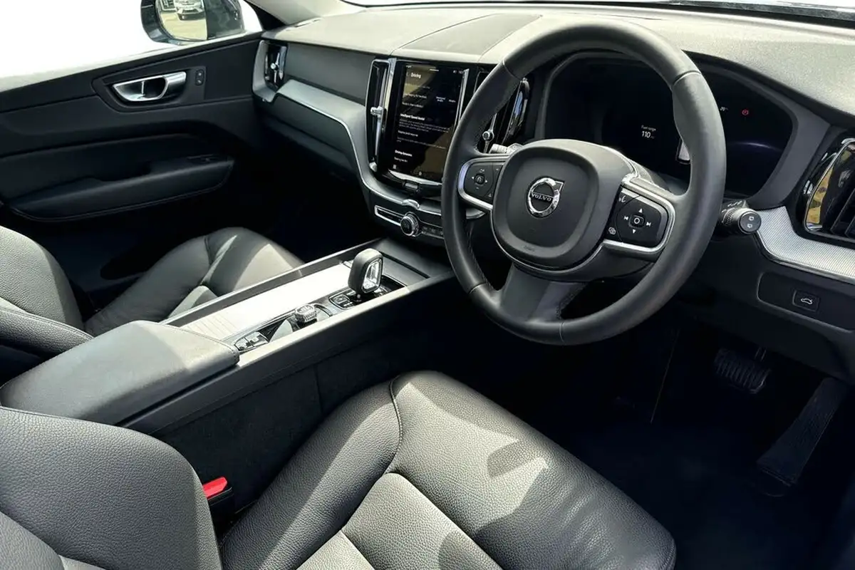 2024-volvo-xc60-20-b5-core-big-9
