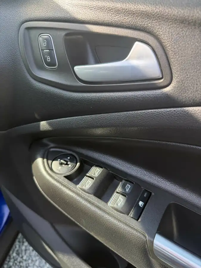 2017-ford-kuga-15t-zetec-150ps-big-47