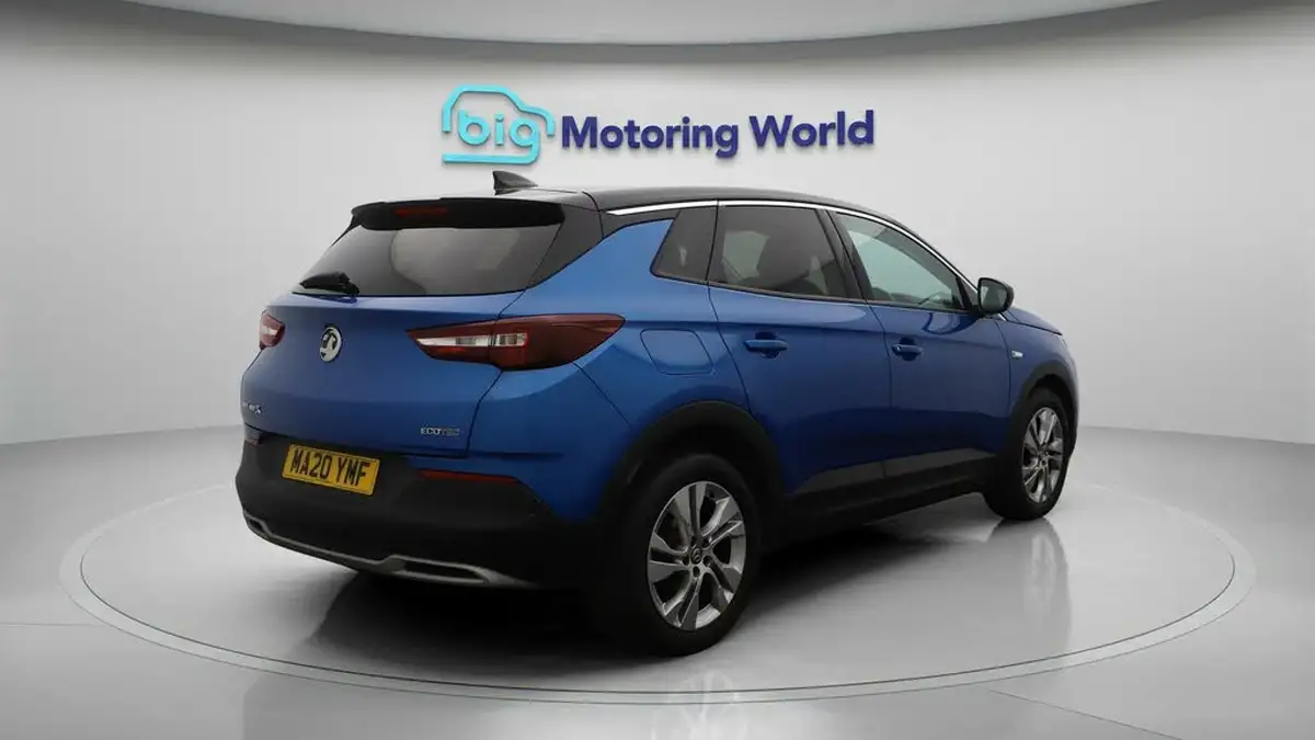 2020-vauxhall-grandland-x-12-sri-nav-big-7