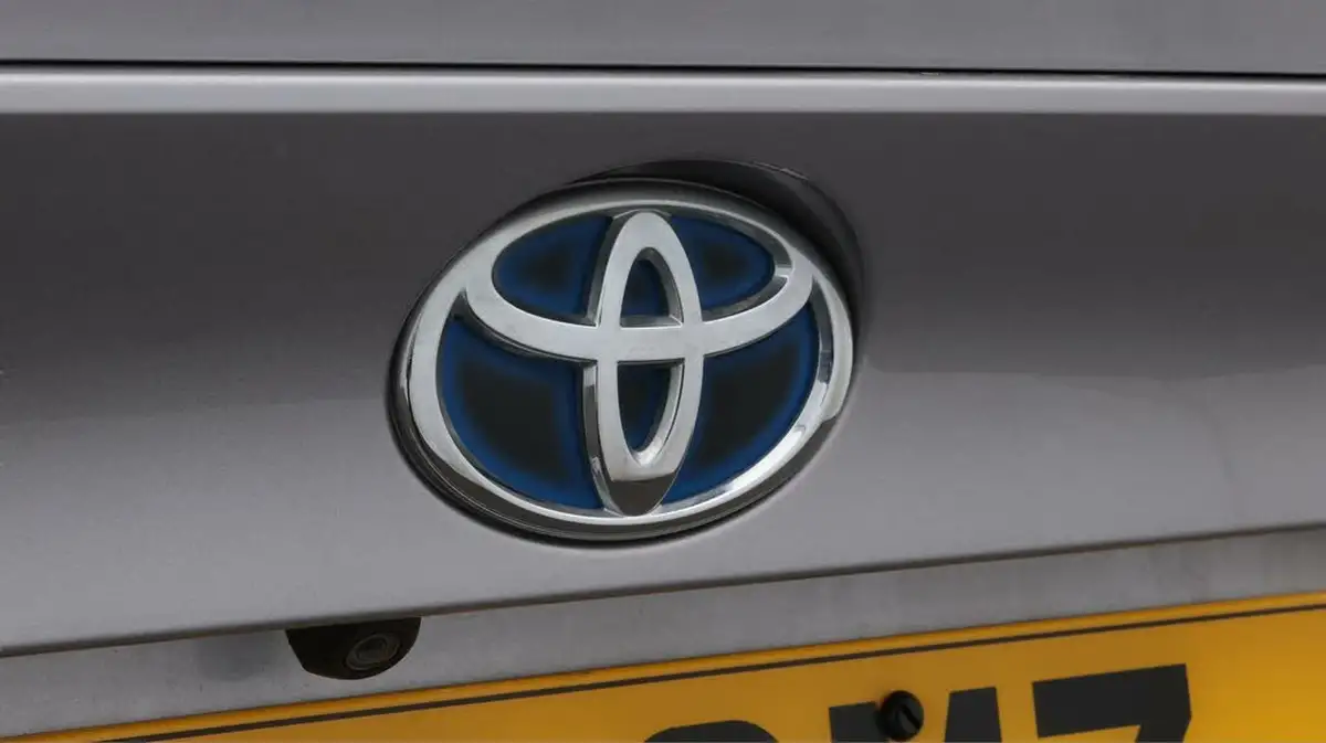 2017-toyota-c-hr-18-vvt-i-dynamic-big-21