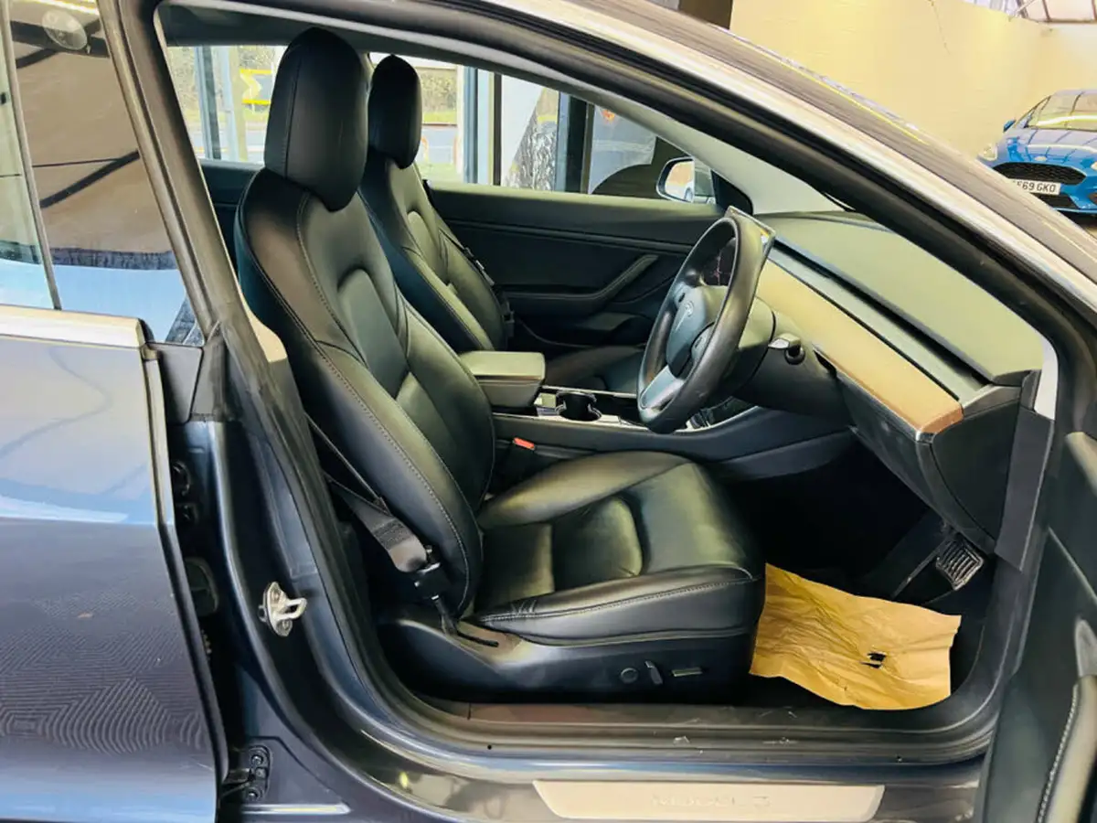 2020-tesla-model-3-e-long-range-big-10
