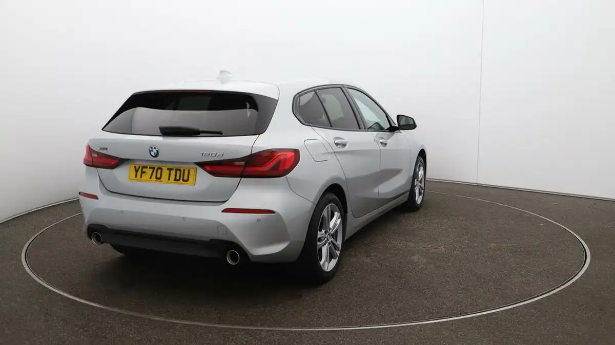 2020-bmw-1-series-big-48