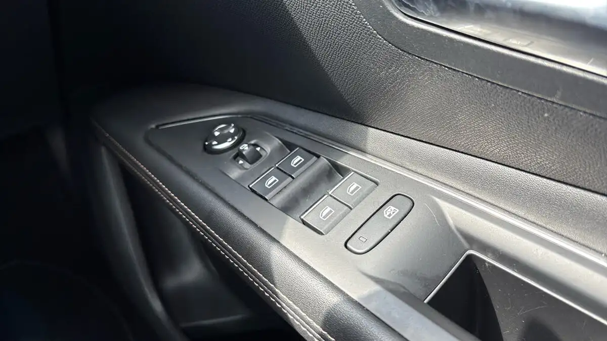 2022-peugeot-3008-suv-15-bluehdi-gt-premium-big-21