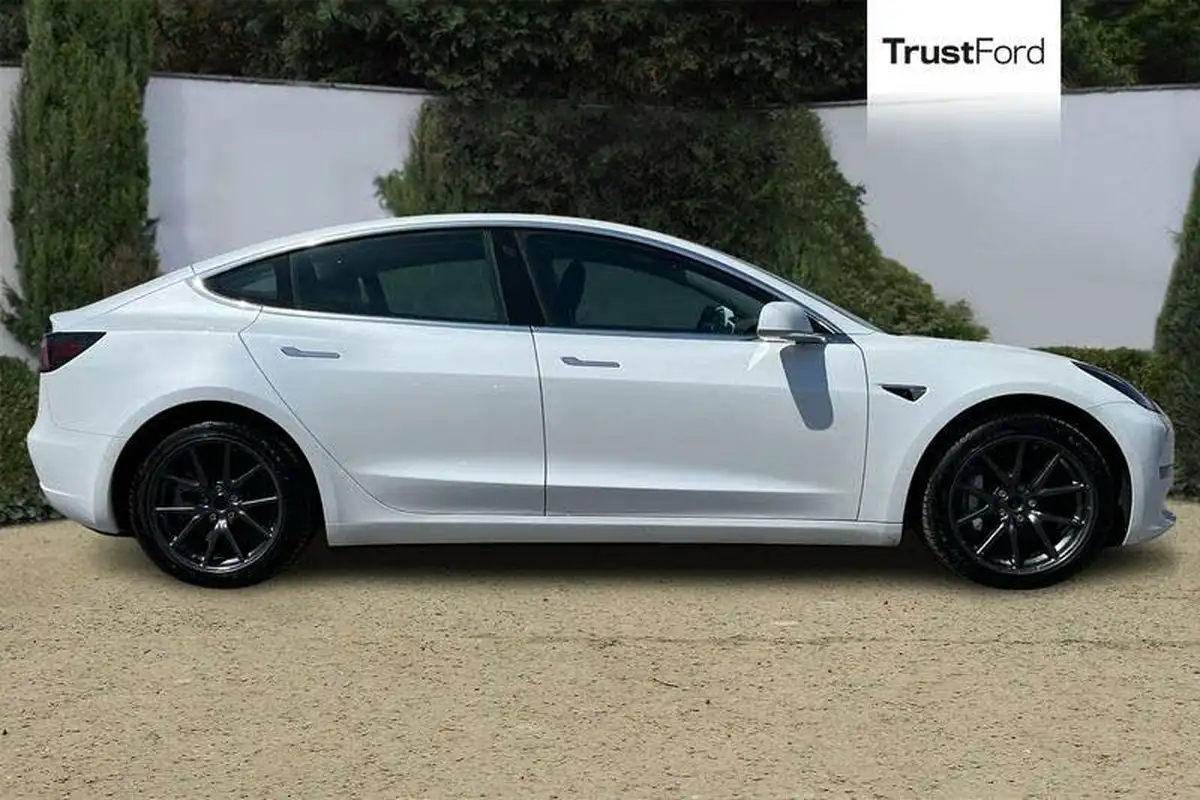 2020-tesla-model-3-e-long-range-big-2