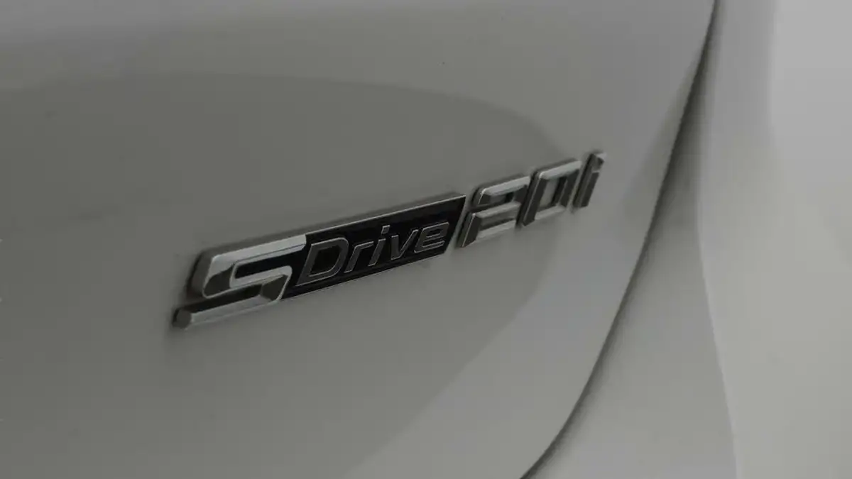 2021-bmw-x1-20-sdrive20i-xline-big-22