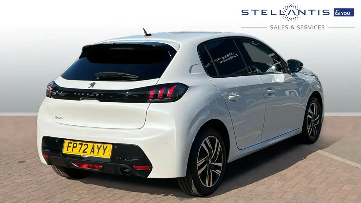 2022-peugeot-208-12-puretech-allure-premium-100ps-big-2