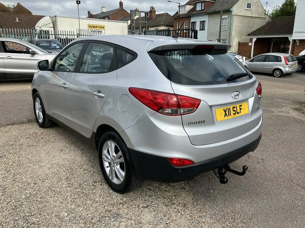 2011-hyundai-ix35-17td-style-big-2
