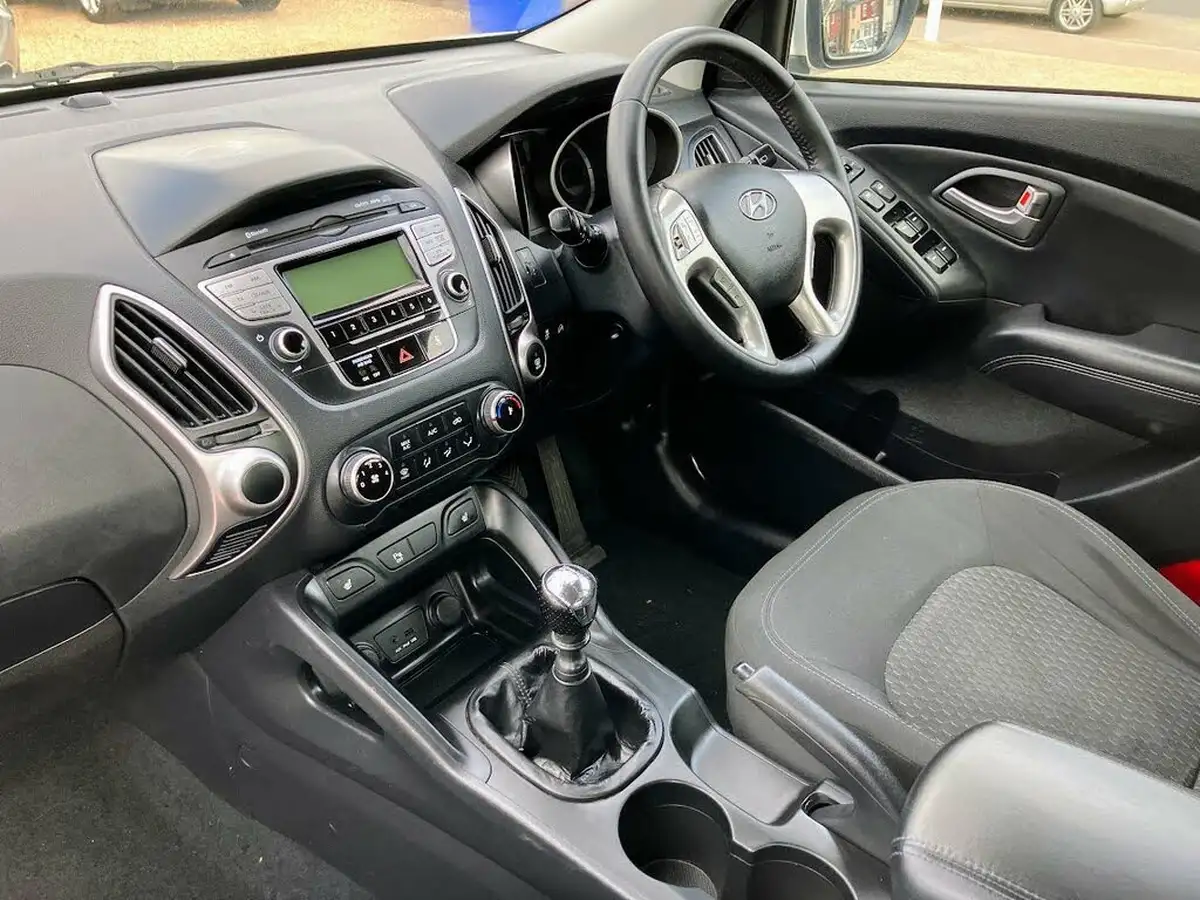 2011-hyundai-ix35-17td-style-big-26
