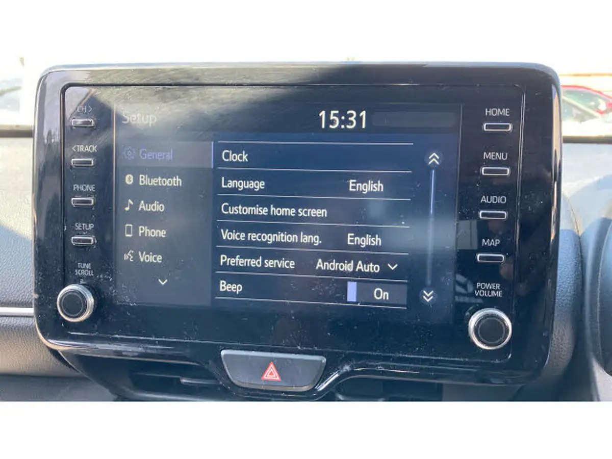 2022-toyota-yaris-15-vvt-i-design-panoramic-roof-big-25