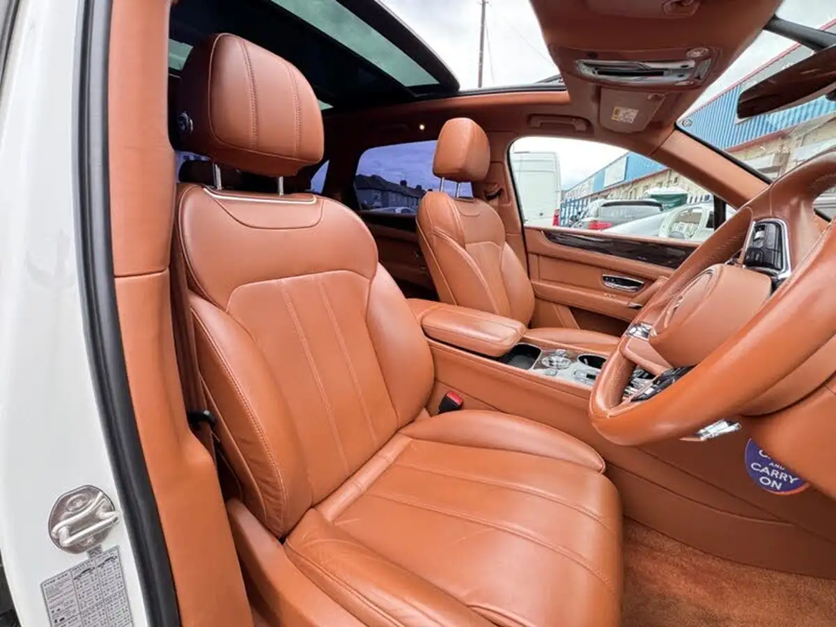 2019-bentley-bentayga-40-v8-big-68