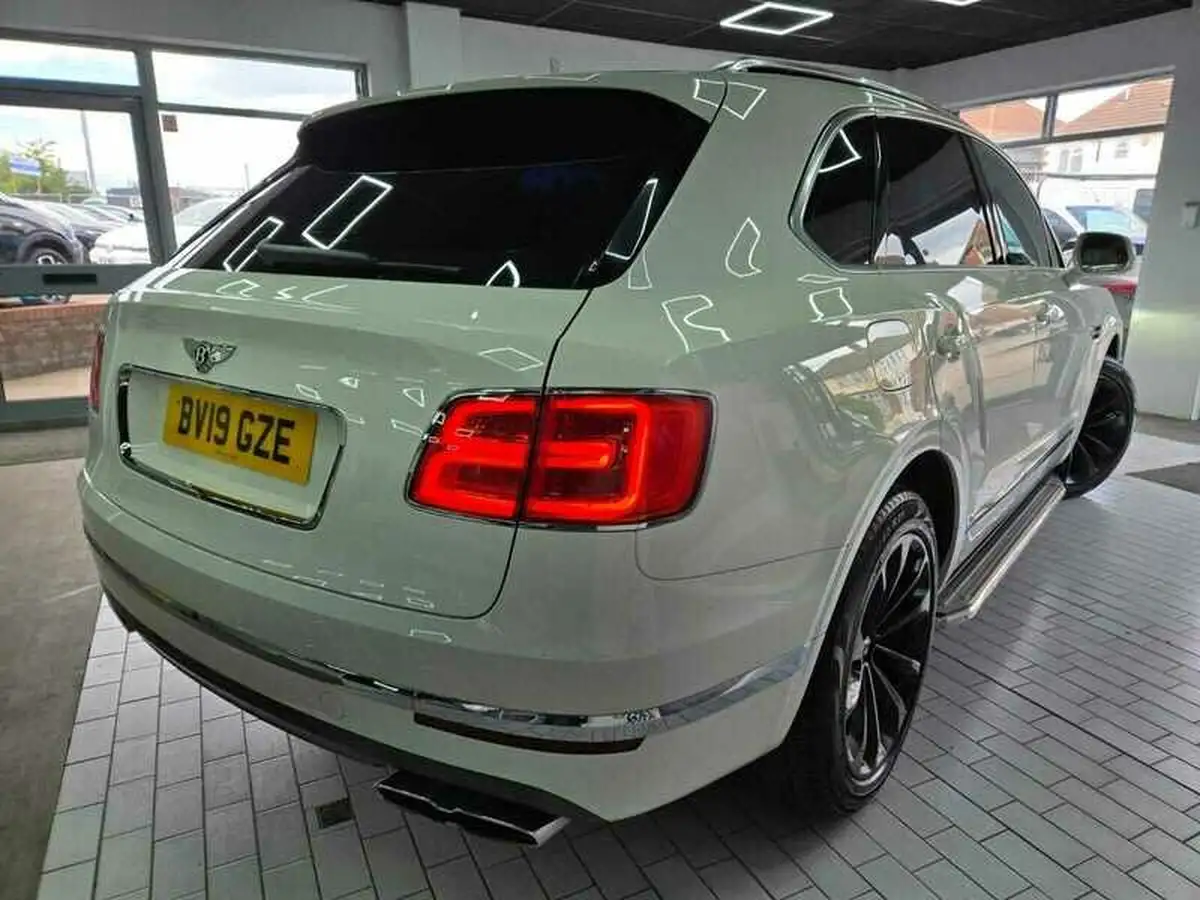 2019-bentley-bentayga-40-v8-big-20