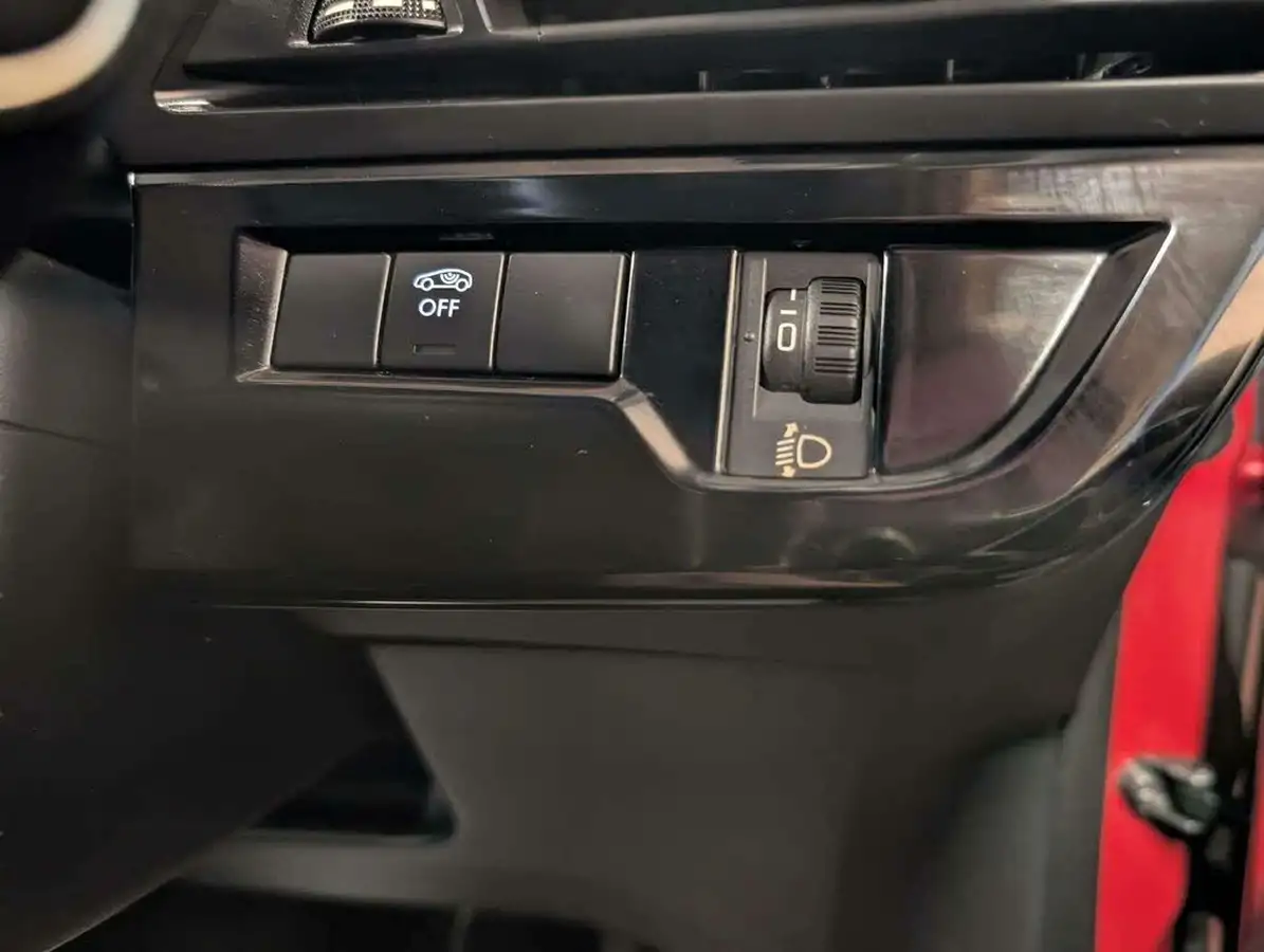 2016-citroen-c4-picasso-16bluehdi-exclusive-eat6-big-35