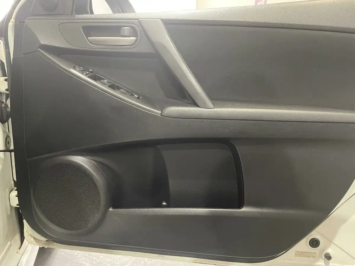 2012-mazda-mazda3-16-tamura-big-34