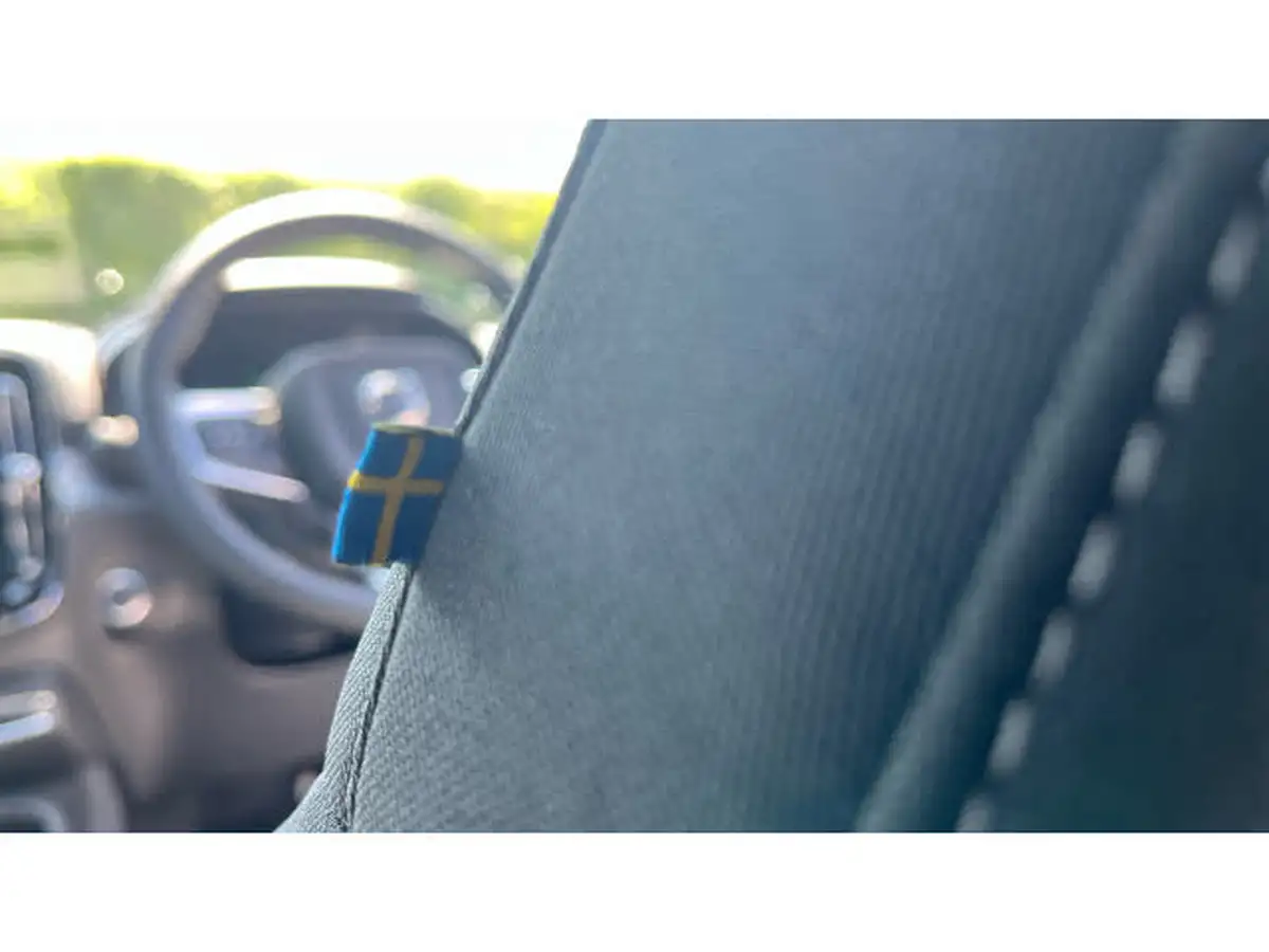 2024-volvo-xc40-20-b4-plus-big-21