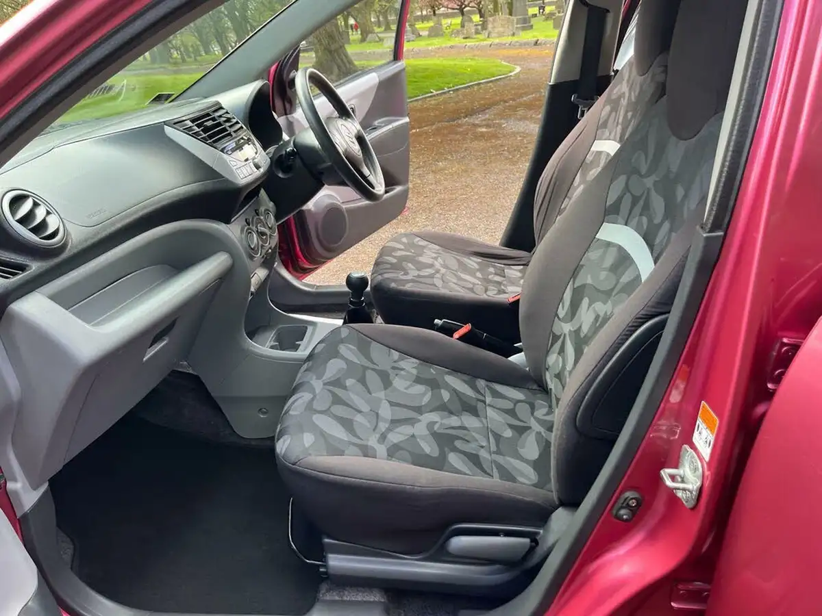 2011-suzuki-alto-10-sz2-big-25