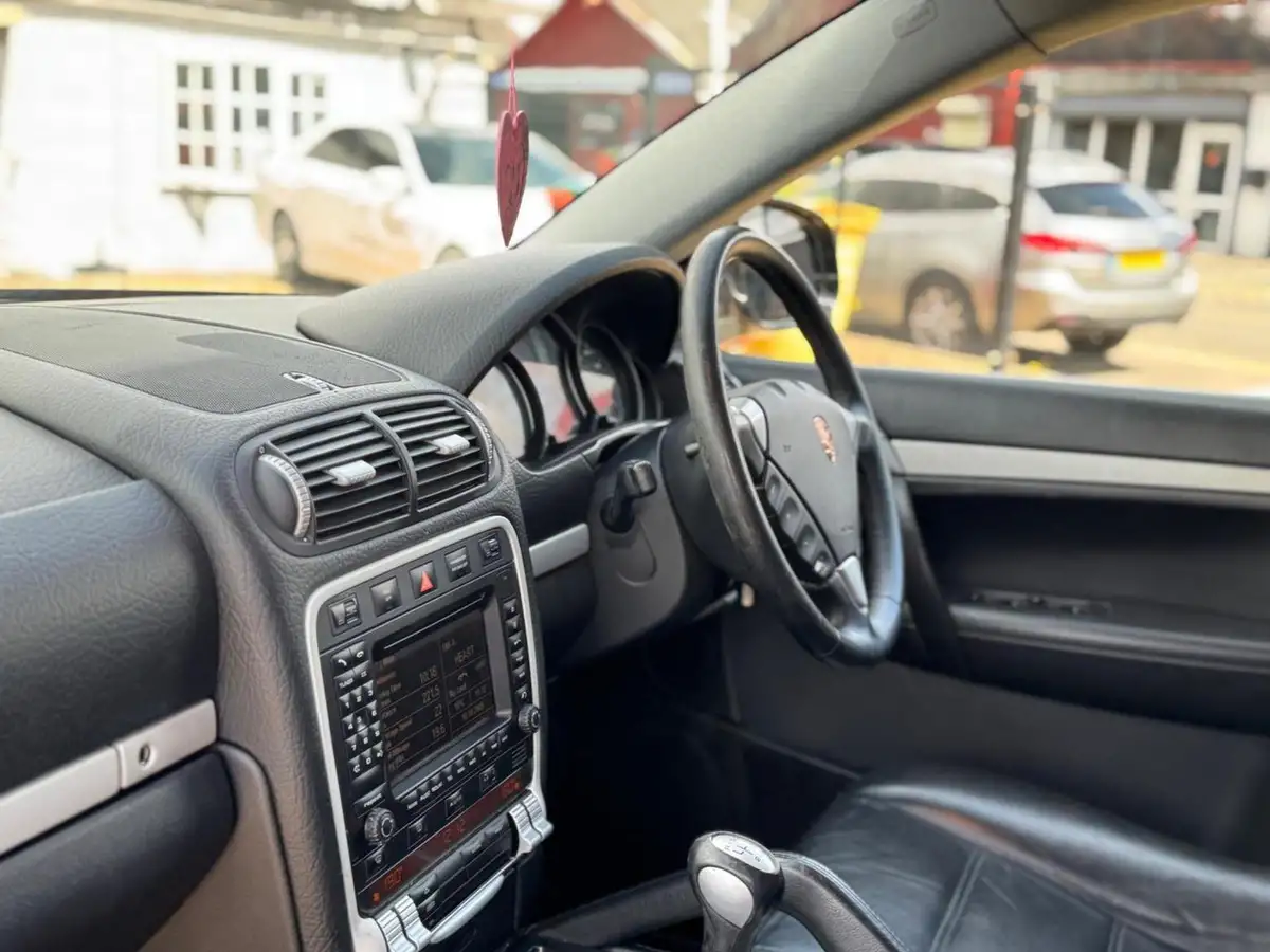 2007-porsche-cayenne-32-big-10