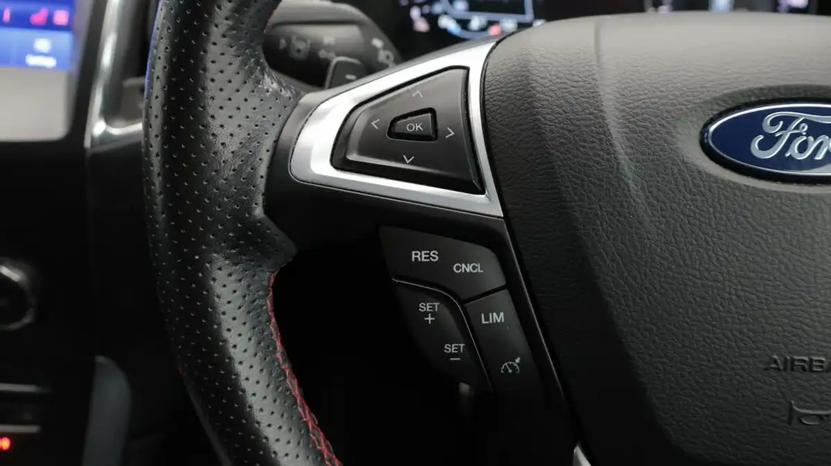 2021-ford-s-max-20-st-line-big-25