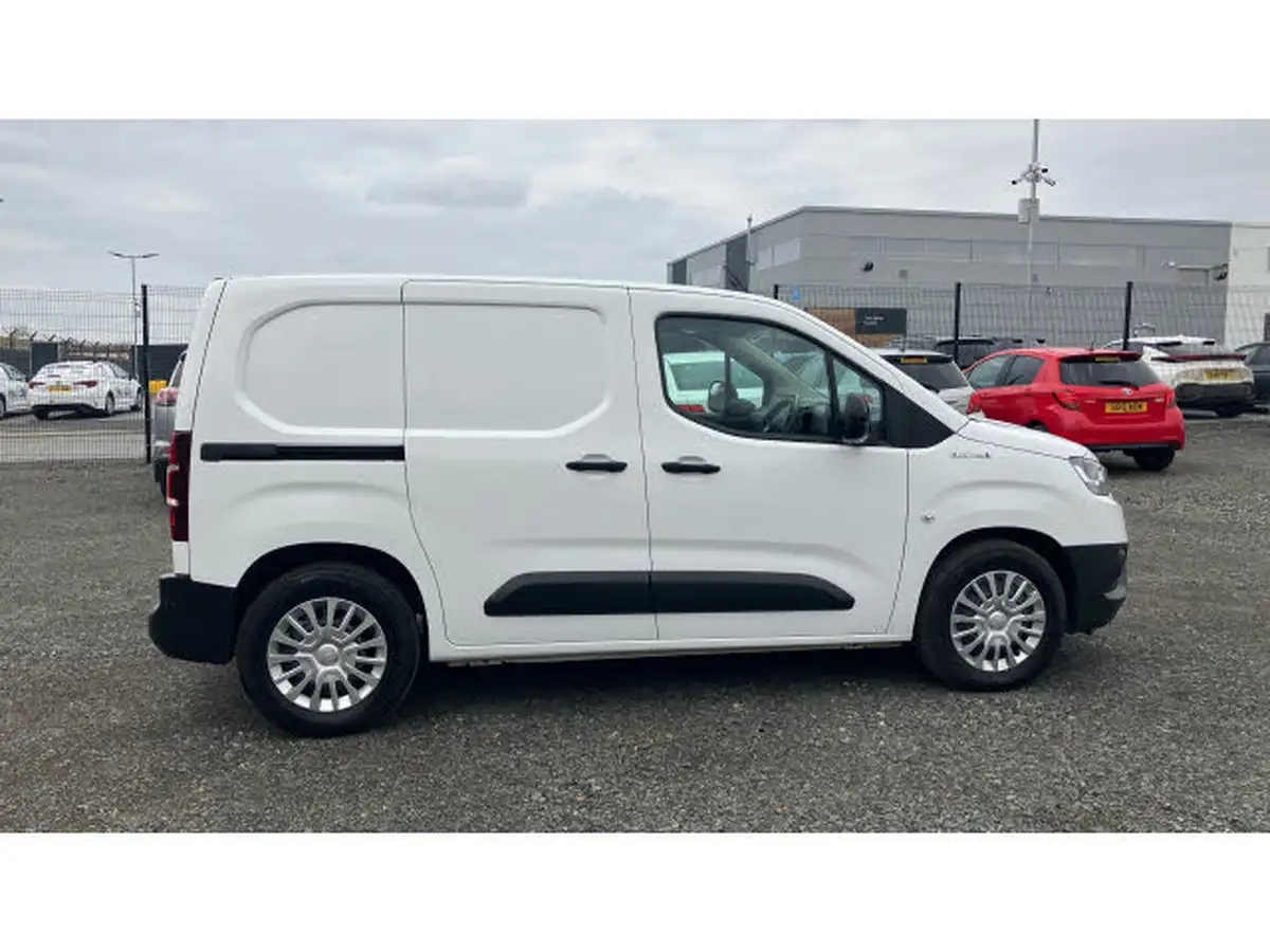 2021-toyota-proace-city-e-icon-big-15