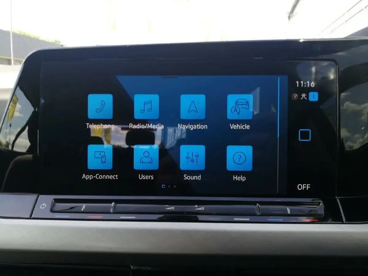 2023-volkswagen-golf-20tdi-life-hatchback-dsg-big-6