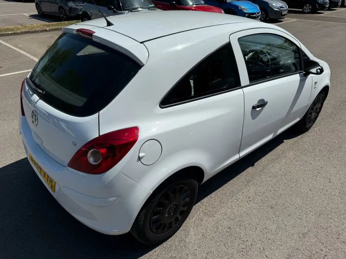 2015-vauxhall-corsa-12-s-3d-big-22
