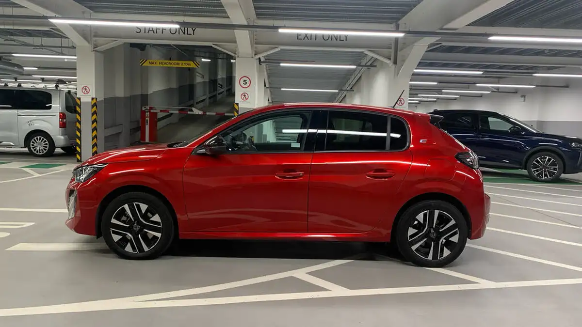 2024-peugeot-208-e-e-style-big-5
