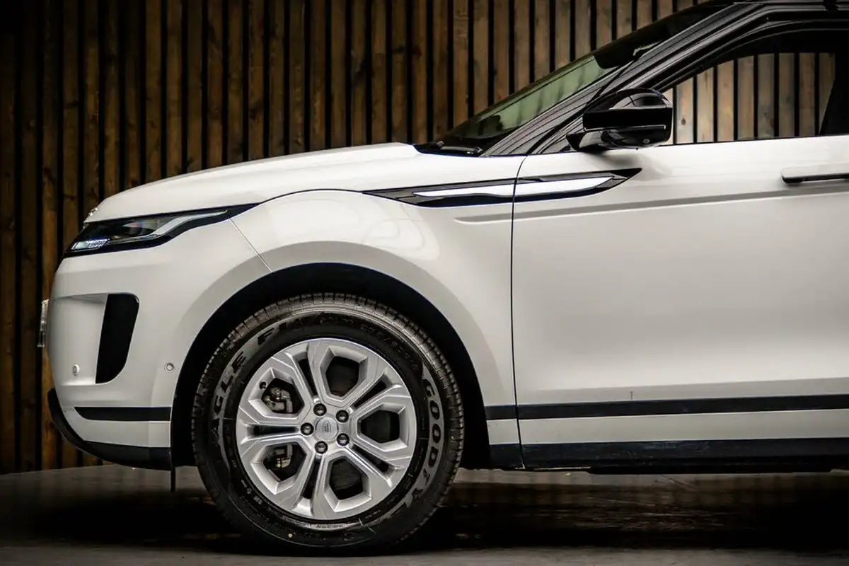 2021-land-rover-range-rover-evoque-15-p300e-s-big-8