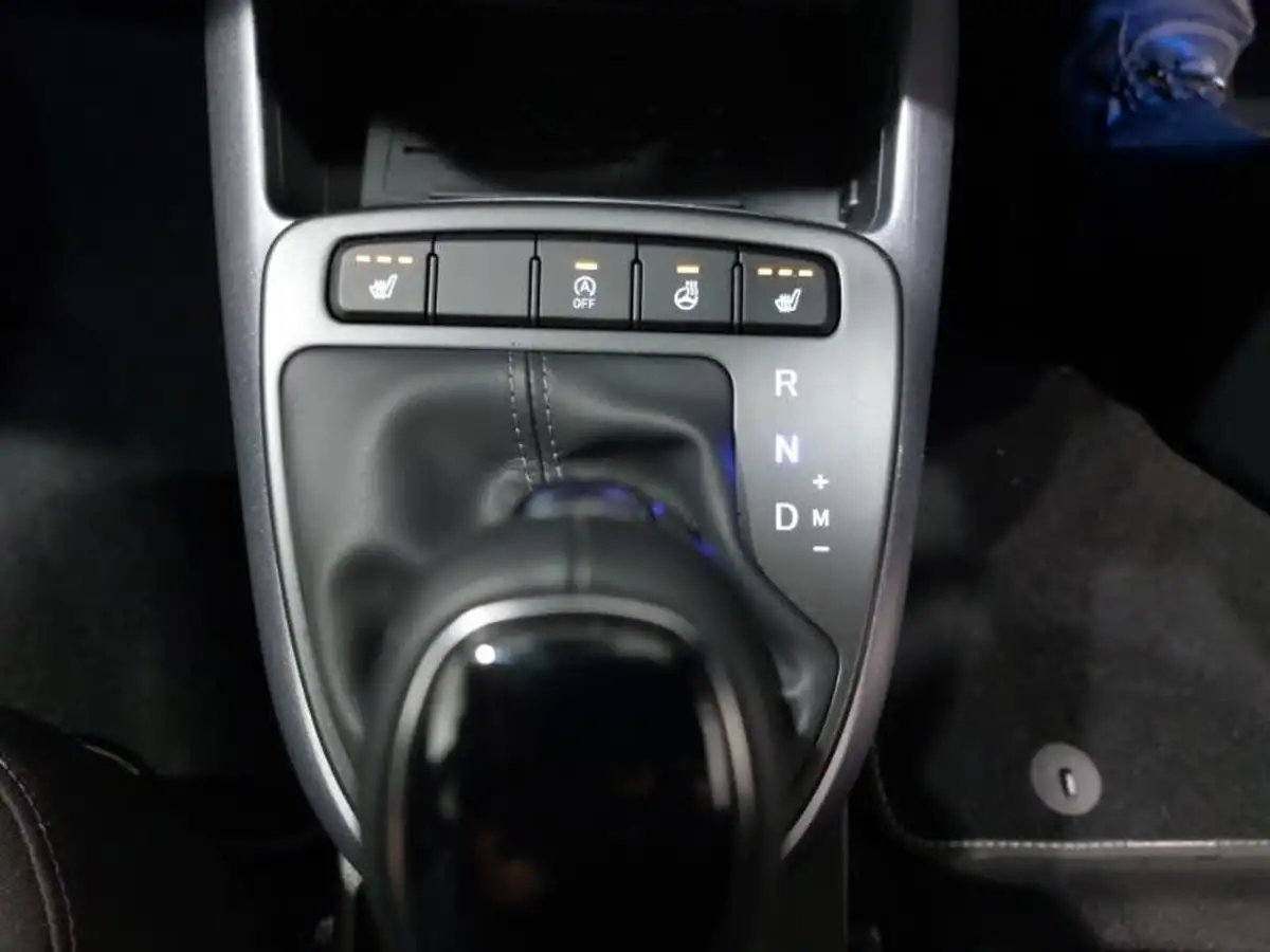 2024-hyundai-i10-12-premium-79ps-auto-big-17