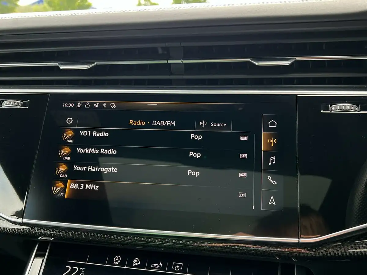 2020-audi-sq8-40tdi-big-36