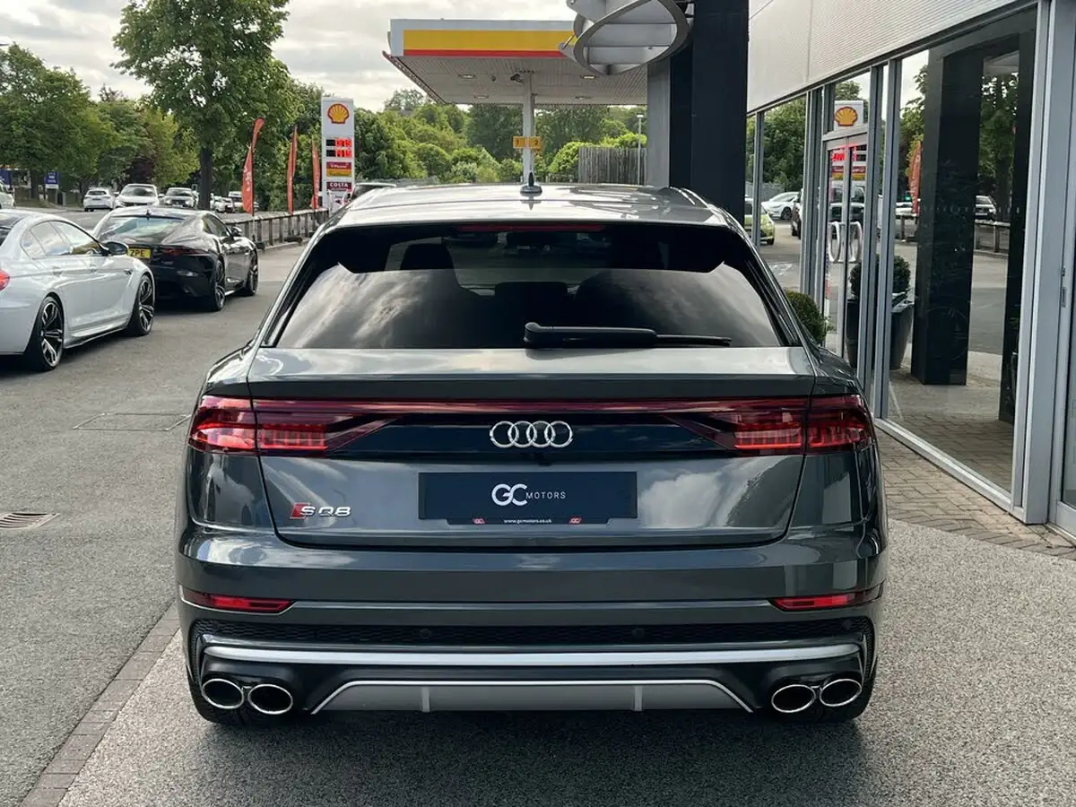2020-audi-sq8-40tdi-big-8