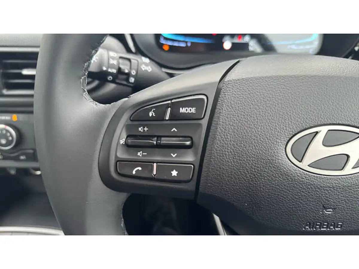 2025-hyundai-i10-12-advance-79ps-auto-big-21