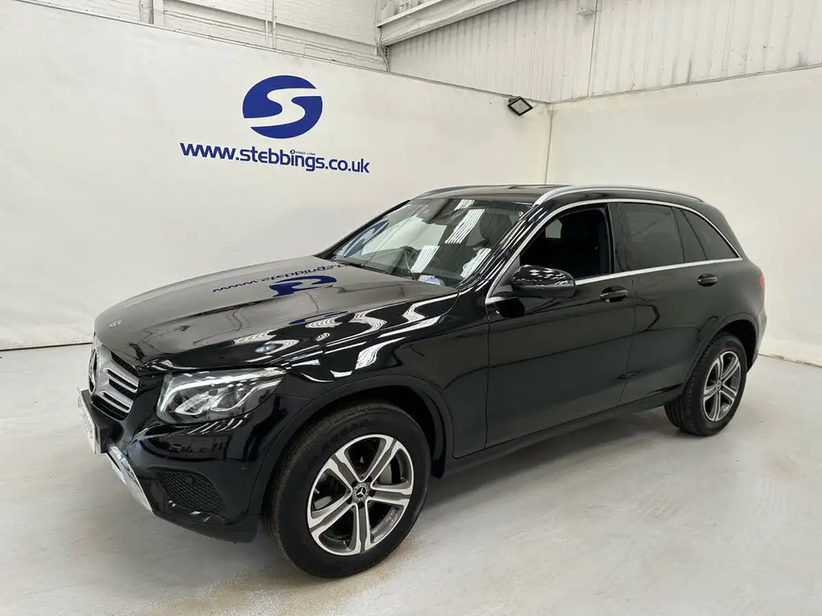 2018-mercedes-benz-glc-class-21d-glc220d-sport-ss-station-wagon-5d-big-3