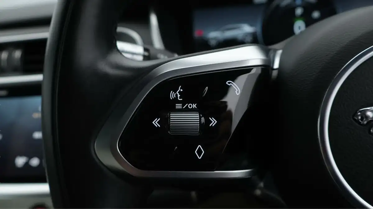 2021-jaguar-i-pace-ev400-hse-big-25