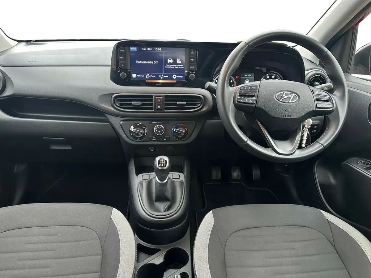 2022-hyundai-i10-10-se-connect-big-12
