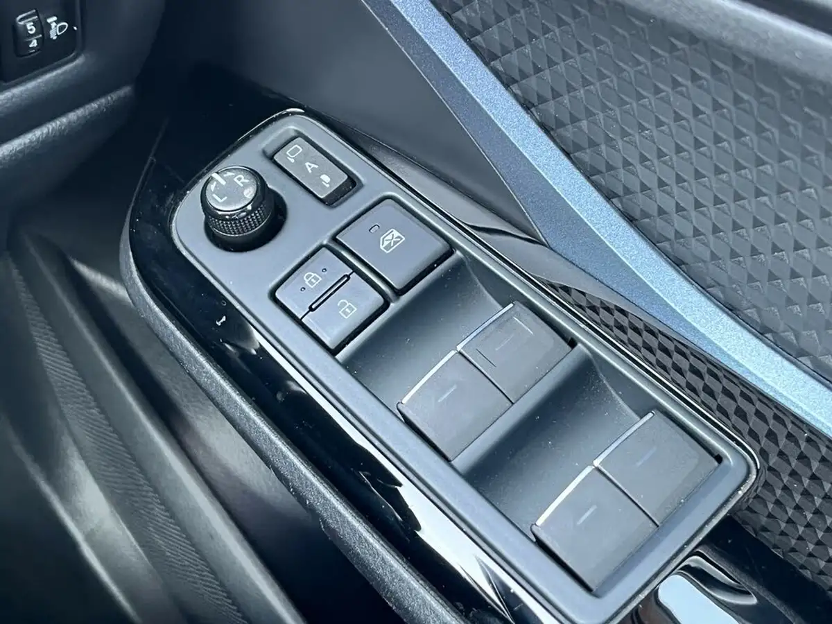 2020-toyota-c-hr-20-vvt-i-design-big-61